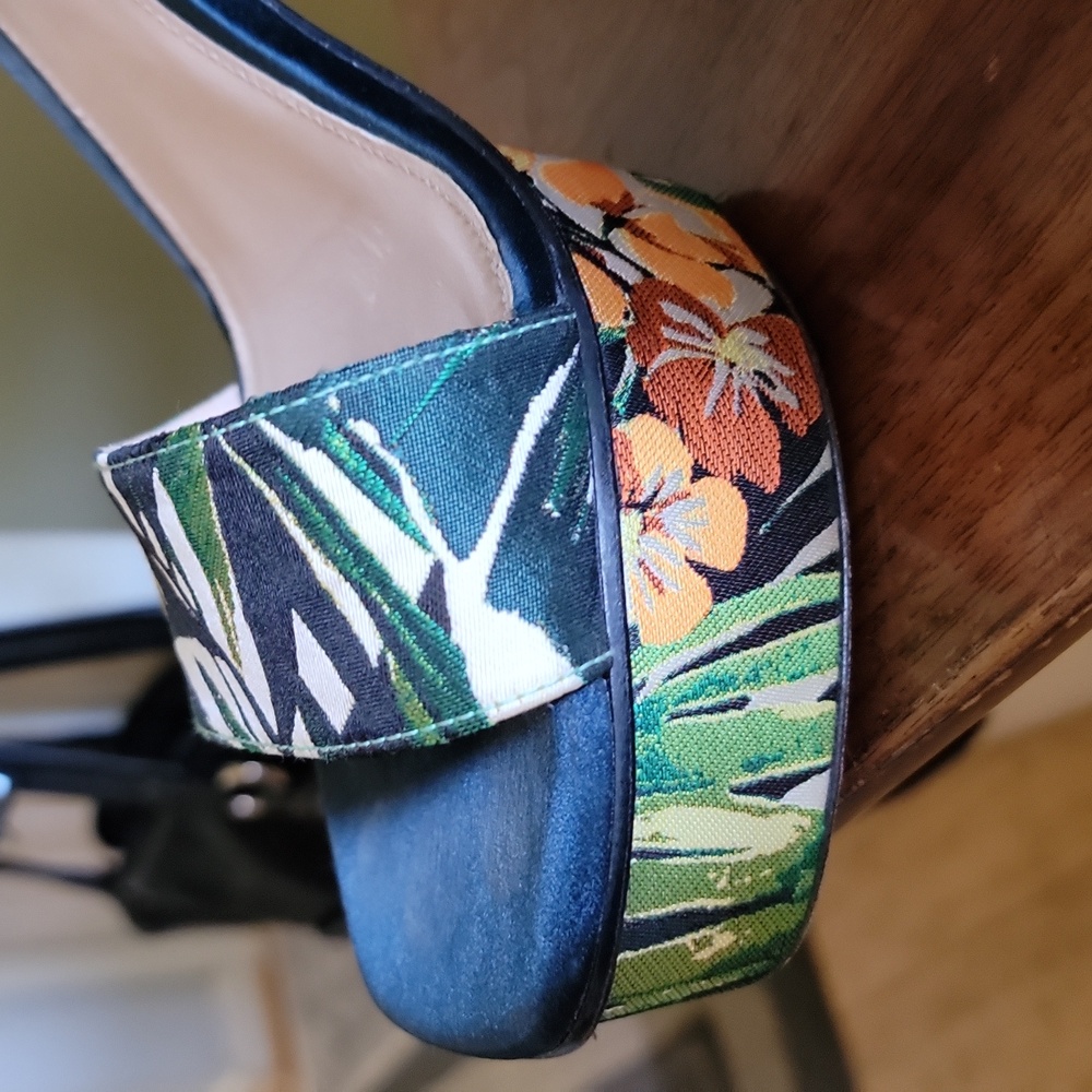 Stuart Weitzman Multicolor Floral Platform Sandals - Picture 4 of 14